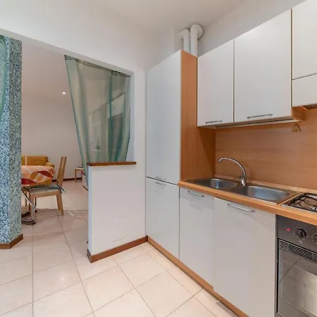 Trieste Tommasini Flat * ترييستي