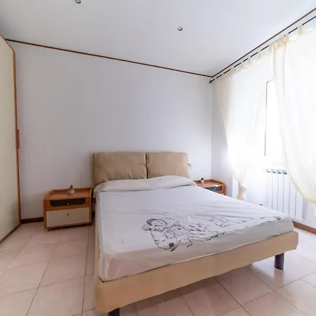 Trieste Tommasini Flat ترييستي